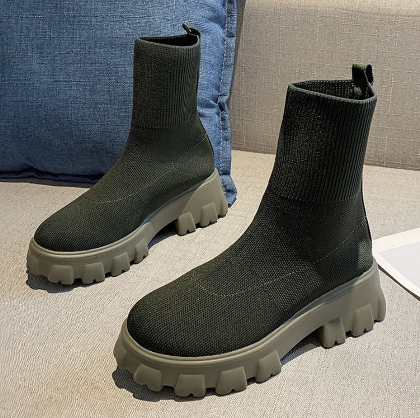Mid-Calf Casual Platform Knitted Boots